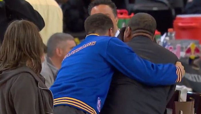 VIDEO: Η στοργική αγκαλιά του Κάρι στον πατέρα του