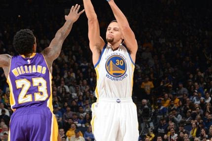 Οι Γουόριορς επέστρεψαν, “50άρα” ο Μπάτλερ στη Φιλαδέλφεια