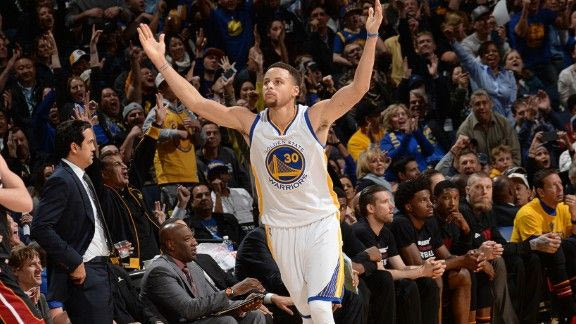 Ακάθεκτοι οι Γουόριορς