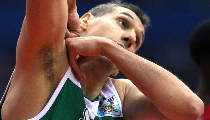 Αποχώρησε κουτσαίνοντας ο Διαμαντίδης