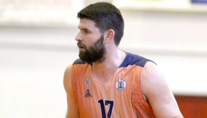 Θρίαμβος του Φάρου με ηγετικό Παπαμακάριο και… μισή άνοδος