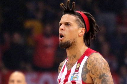 Ο Παππάς τα “έβαλε” με τα μαλλιά του Χάκετ