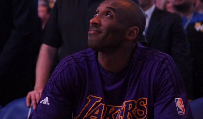 Αποθέωση Κόμπε από τους φιλάθλους των Γουόριορς