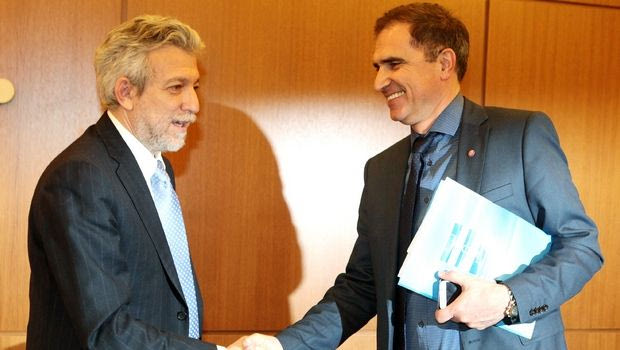 Ο Μποροβήλος κάλεσε σε συνάντηση τους ιδιοκτήτες των ΠΑΕ