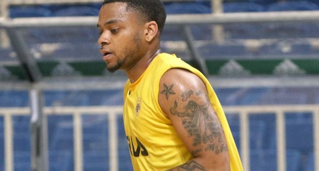 Απολογήθηκε και συνεχίζει στην ΑΕΚ ο Κούπερ