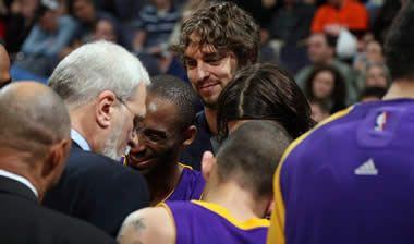 Νίκη των Lakers υπό το βλέμμα του Gasol