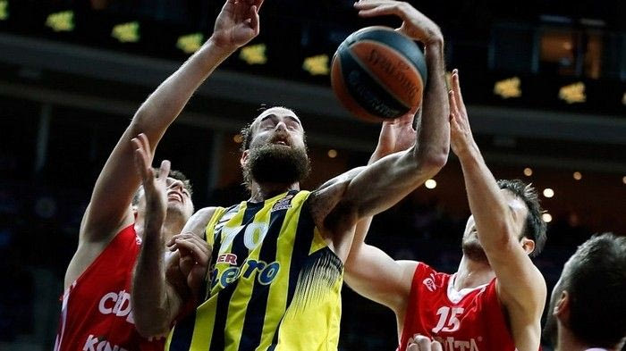 Συνεχίζει αήττητη η Φενέρμπαχτσε, σαρωτική η ΤΣΣΚΑ