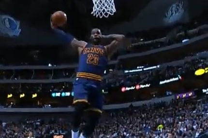 Κάρφωμα αλά Μαλόουν ο Λεμπρόν