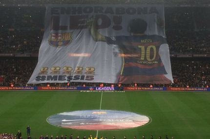 Απίστευτο coreo προς τιμήν του Μέσι για τη Χρυσή Μπάλα