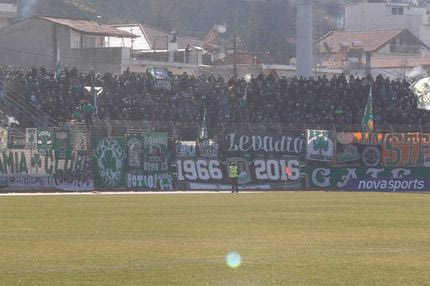 Συνθήματα κατά Κοντονή έξω από την ΕΡΤ!