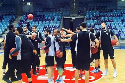 Επιστροφή των Βασιλειάδη και Χάτσερ