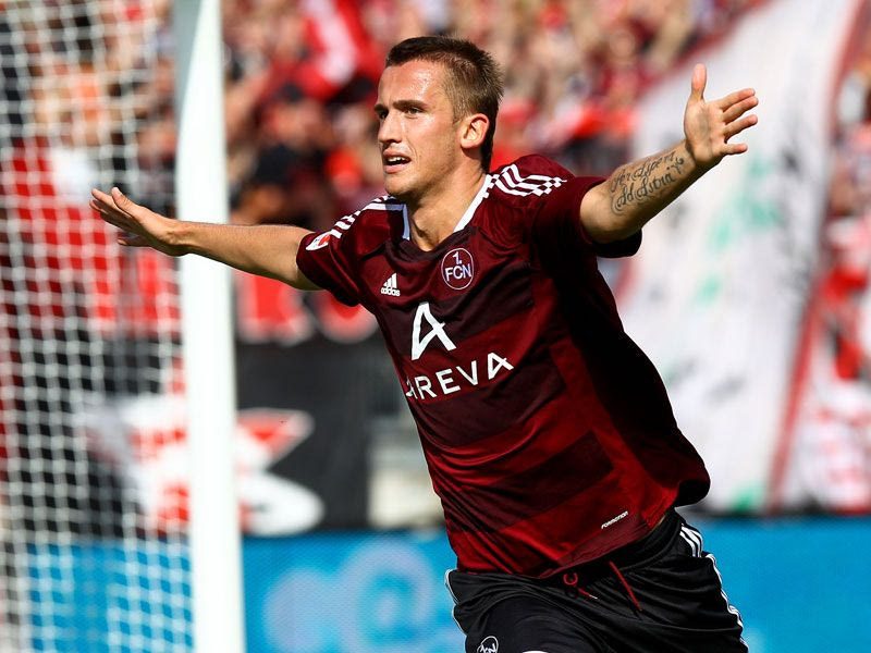 Πάει για Πέκχαρτ, ψάχνει και για κάτι καλύτερο