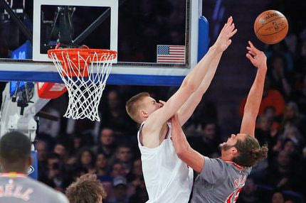 Τρεις τάπες στην ίδια φάση ο Πορζίνγκις