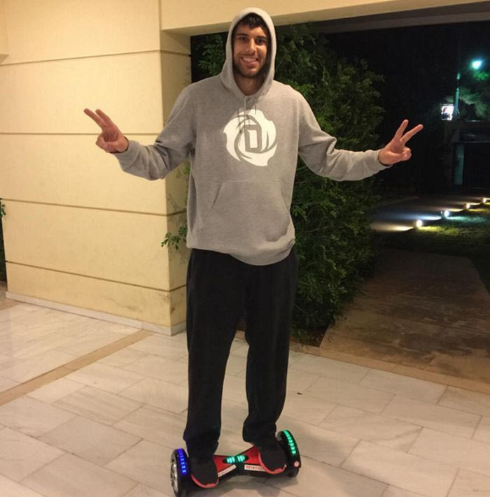 Ρολάρει με… νησιώτικο στιλ ο Πρίντεζης