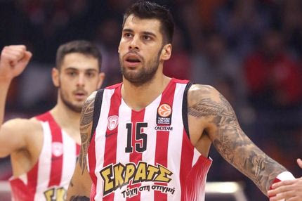 PHOTO: Ο Πρίντεζης με το…νέο σέντερ του Ολυμπιακού!