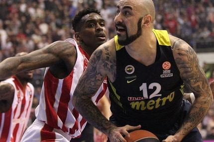 Παρέλαση της Φενέρ στο Βελιγράδι, η Λοκομοτίβ λύγισε την Εφές, πλάκα έκανε η Μπάμπεργκ με Ζήση