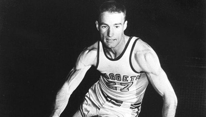 Απεβίωσε ο θρύλος του NCAA, Κένι Σέιλορς