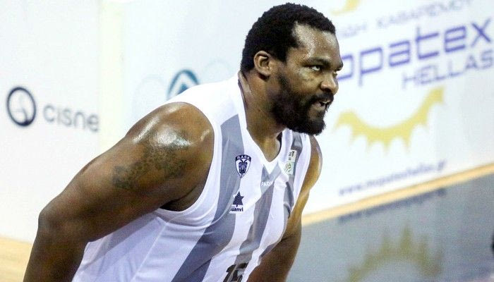 Μέσα ο Σχορτσανίτης, θεραπεία ο Βασιλειάδης