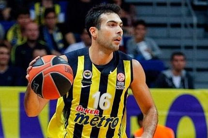 Από έναν έως τρεις μήνες εκτός ο Σλούκας