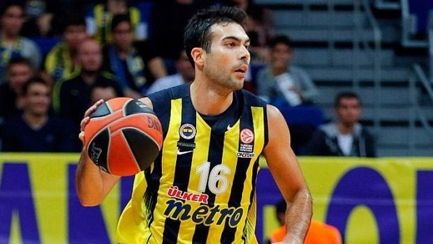 Από έναν έως τρεις μήνες εκτός ο Σλούκας