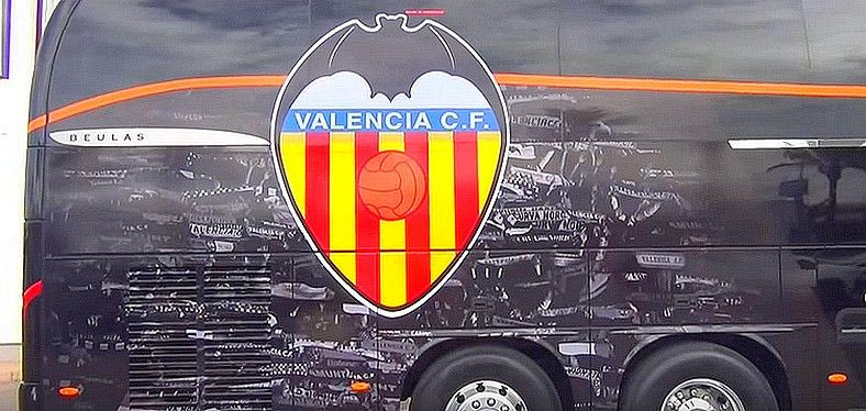 Zεσταίνει…πίτσες το νέο πούλμαν της Βαλένθια