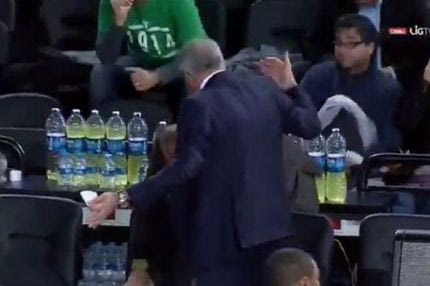 VIDEO: Έξαλλος ο “Ζοτς” με οπαδό που του ζήτησε selfie