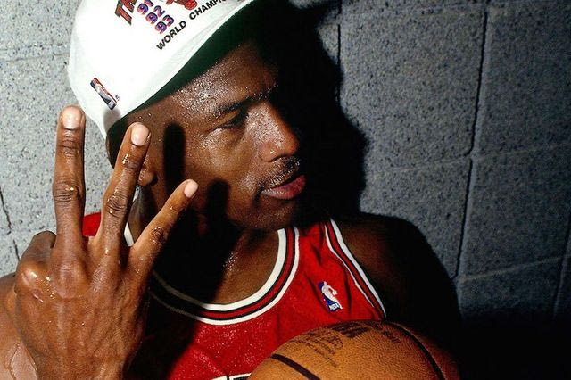 Μάικλ Τζόρνταν: Three-peat, θάνατος του πατέρα και αντίο