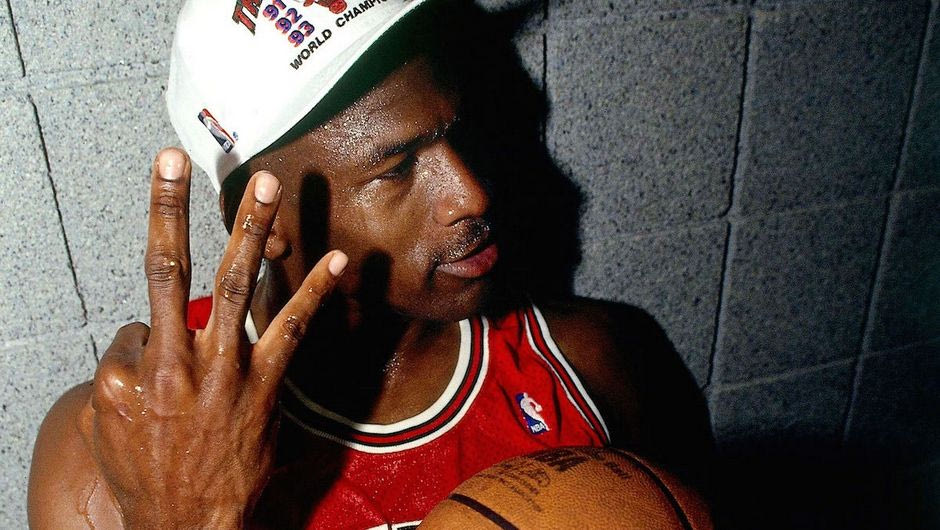 Μάικλ Τζόρνταν: Three-peat, θάνατος του πατέρα και αντίο