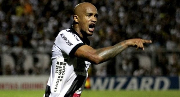 Παγώνει του Αλεξάντρο, κοιτάζει κοινοτικό φορ