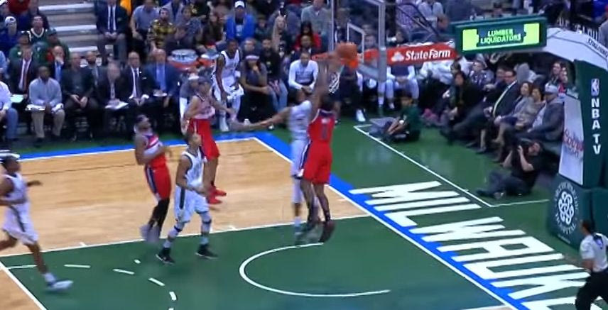 Στην κορυφή του TOP-5 ο Αντετοκούνμπο με τρομερή τάπα!