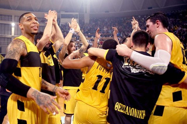 Η τελευταία φάση στο ντέρμπι Άρης-ΑΕΚ στο Αλεξάνδρειο