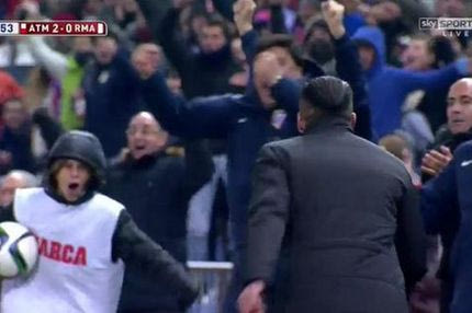 Έξαλλος πανηγυρισμός Σιμεόνε με τον γιο του (VIDEO)