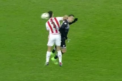 Η αγκωνιά του Μποτία στον Μπερμπάτοφ