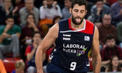 Παίζει με Ολυμπιακό ο Μπουρούσης