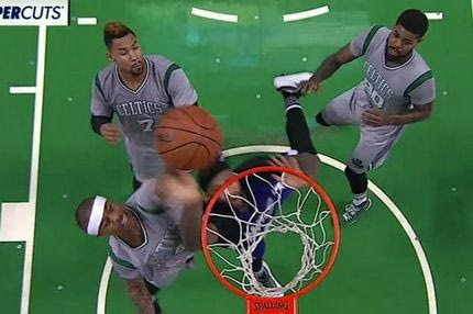 VIDEO: Απίστευτο άλμα και τάπα(;) του Αϊζάια Τόμας στον Κάζινς