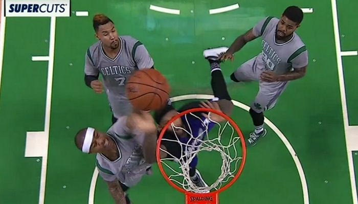 VIDEO: Απίστευτο άλμα και τάπα(;) του Αϊζάια Τόμας στον Κάζινς