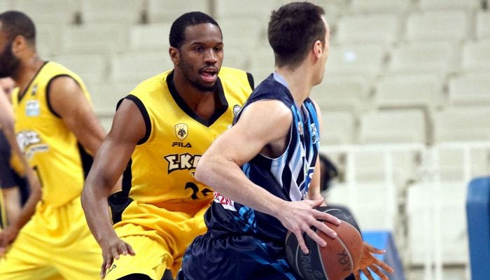 “Τελειώνει” ο Κρίστμας, αγωνία για Μπράουν