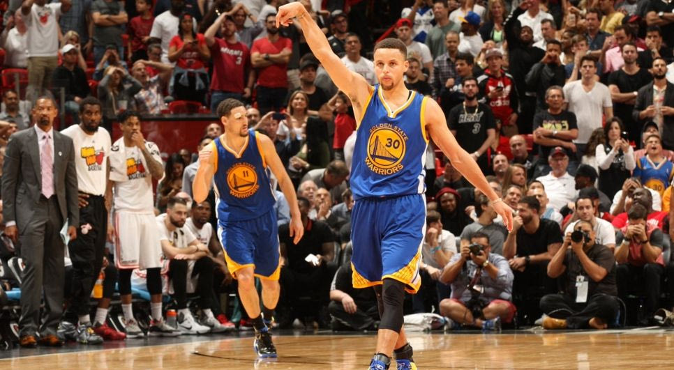 Απολαυστικό VIDEO: Τα καλύτερα τρίποντα του Κάρι μέσα στη σεζόν