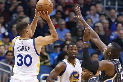 Κι άλλο τρίποντο απ’ το κέντρο ο Κάρι