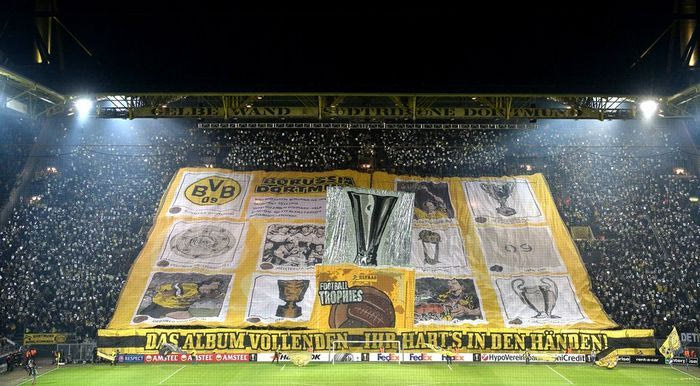 Το εντυπωσιακό κορεό των οπαδών της Ντόρτμουντ