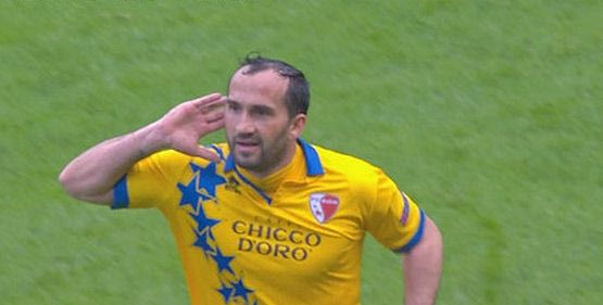 “ΠΟΛΥΒΟΛΟ” ΓΚΕΚΑΣ: Δύο γκολ, το ένα με τακουνάκι!