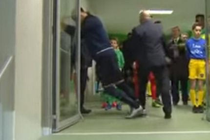 Παραλίγο “επική” τούμπα από τον Ιμπραχίμοβιτς