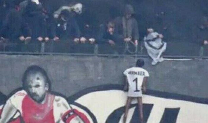 Κρέμασαν ομοίωμα του γκολκίπερ της Φέγενορντ οι οπαδοί του Άγιαξ