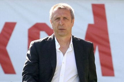 Παραιτήθηκε ο Νιόπλιας