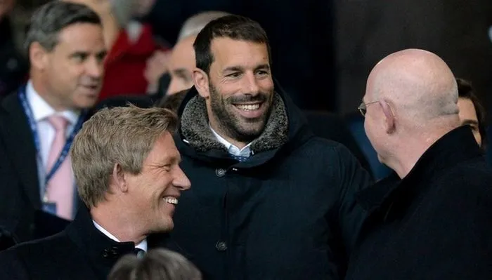 Στην Αϊντχόφεν ο Φαν Νίστελροϊ