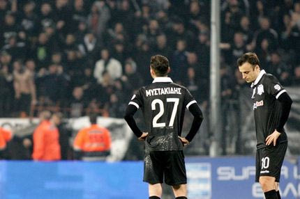 Λαϊκά δικαστήρια στην Τούμπα: Εξαγριωμένοι οι οπαδοί του ΠΑΟΚ, τα “έβαλαν” με παίκτες και διοίκηση!