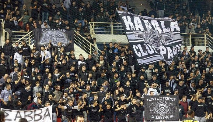 Το “ζεστό” χειροκρότημα των οπαδών του ΠΑΟΚ