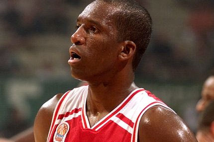 Ο Ολυμπιακός δεν ξέχασε τα γενέθλια του Ρίβερς