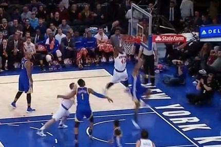 Το τρομερό κάρφωμα του Θανάση Αντετοκούνμπο