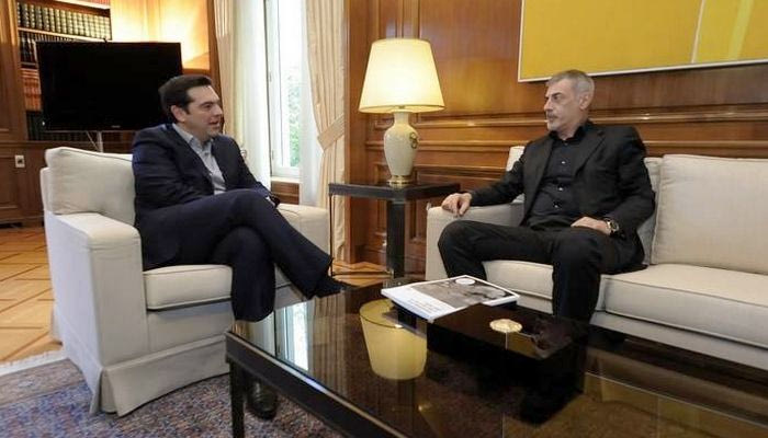 Η απίστευτη ατάκα του Τσίπρα στον Μώραλη για το πρωτάθλημα